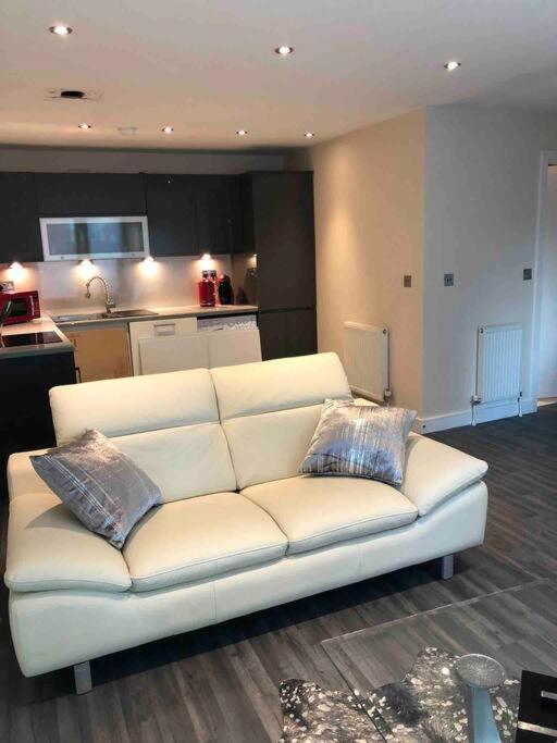 Bond Street Luxury Apartment